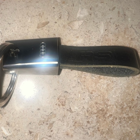 1 AUDI KEYFOB,3 KEY CHAINS, 1 Audi RED BOX, 1 Audi BOOKLET WALLET - Picture 7 of 14